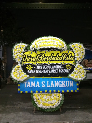 Papan Bunga Duka di Kamaruton