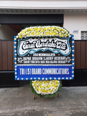 Papan Bunga Duka di Kamaruton